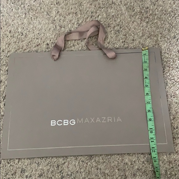 BCBG Maxazaria shopping bag - Picture 3 of 3